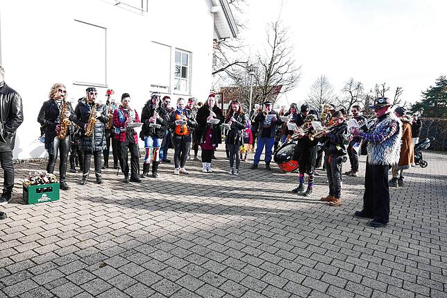 Bild 3: In Wittenhofen, Roggenbeuren und Limpach wird der Narrenbaum aufgestellt – Teil 1!