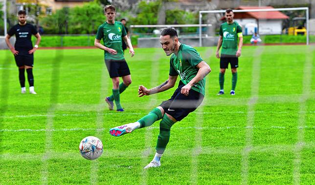 Bild 24: SV Herten setzt sich mit 4:2 bei der SG FC Wehr/Brennet durch &ndash; und wir haben Bilder!