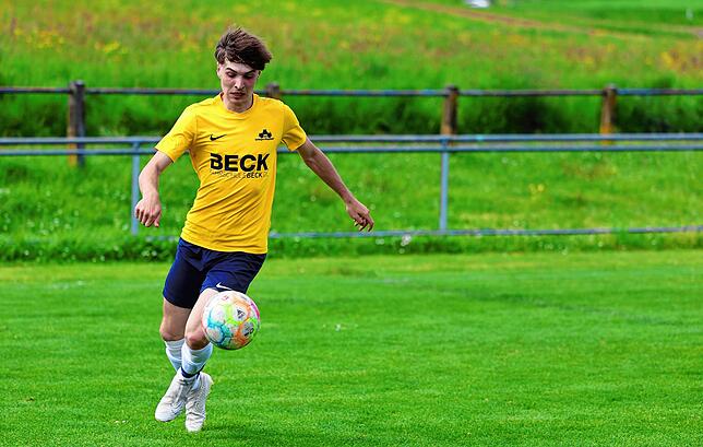 Bild 36: 6:0-Sieg im Spitzenspiel! A-Jugend der SG Dettingen-Dingelsdorf erobert Bezirksliga-Spitzenposition
