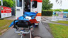 Der Rettungswagen ist bereit, um beim Summerty-Festival im Seepark Linzgau einen betrunkenen Patienten ins Sigmaringer Krankenhaus zu ...