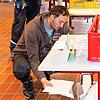 Hausaufgaben für Schüler, die noch nicht in der Schule unterrichtet werden, können im Foyer der Schwarzwaldhalle abgeholt werden.