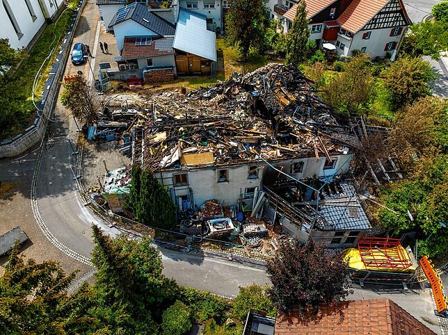 Bild 8: Großbrand: So sieht die Ruine von oben aus