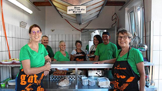 Das Küchenteam des Musikvereins Hochsal sorgte drei Tage lang für das leibliche Wohl der zahlreichen Festgäste.
