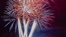 Spektakuläre Bilder malt das Feuerwerk in den Triberger Weihnachtshimmel.