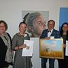 Bei der Finissage des Grand Salons wurden am Sonntag die Publikumspreise verliehen. Hoch erfreut zeigten sich Christine Stanzel, Seona ...