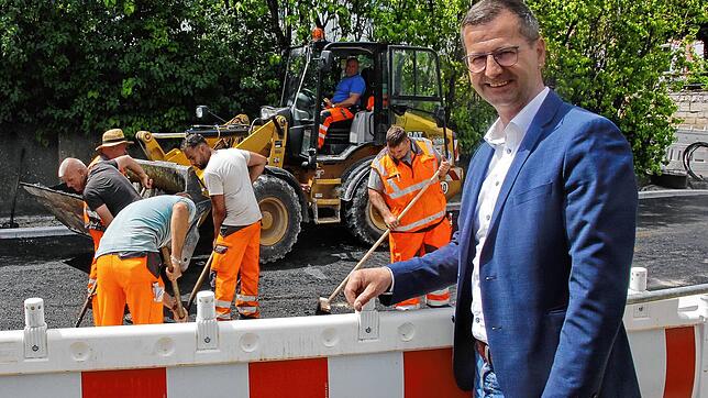 Mit Hochwasser zum Start seiner Amtszeit und Sanierung der Schlossstraße im Mühlhausen kann Patrick Stärk nach einem Jahr als ...