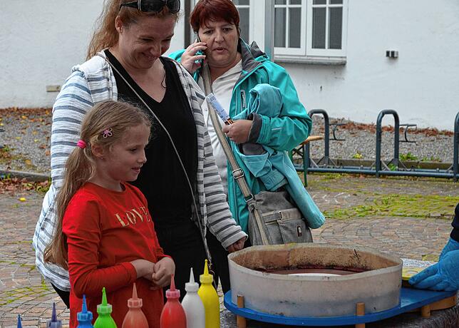 Bild 2: Spaß steht im Vordergrund bei der Kindermeile. Wir haben die schönsten Bilder von Freitag – Teil 2
