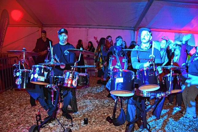Bild 23: Gigantische Partynacht in Nöggenschwiel: 700 Guggenmusiker rocken mit DJs in drei Zelten!