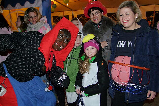 Bild 27: Bilder vom Klettgaunarrentreffen der Narrenzunft Bohnenviertel in Hohentengen a.H. am Samstag, 8. Februar