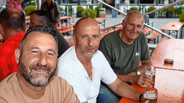 Bild 23: Endlich wieder Hafenfest! Trotz Wetterumschwung ist die Stimmung am ersten Tag hervorragend