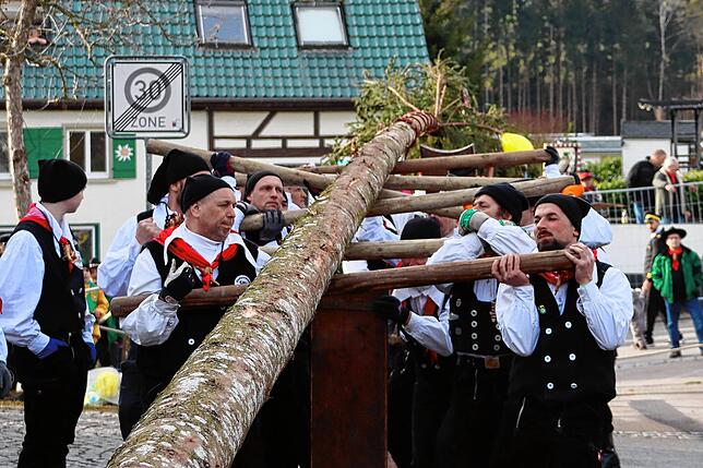 Bild 12: Froschzeller Holzer feiern 50 Jahre: Höhepunkte vom Jubiläum mit Umzug und Zunftmeisterempfang