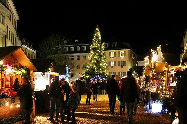 Bild 3: Hier kann man im Winter 2019 gemütlich einen Glühwein genießen: Die schönsten Weihnachtsmärkte in unserer Region