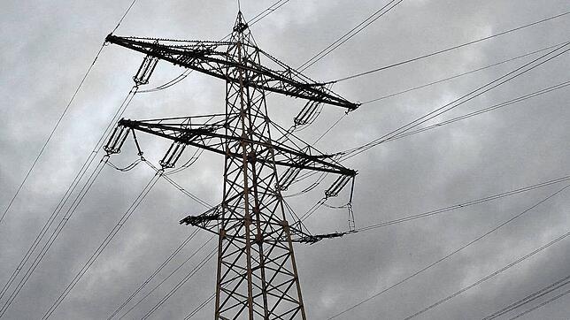 Auch die Strommasten im Bereich des Umspannwerks Schwörstadt sind vom Netzbauprojekt &bdquo;Rippolingen-Istein&ldquo; betroffen. Bild: ...
