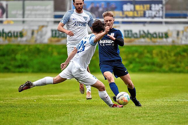 Bild 9: VfB Waldshut unterliegt dem SV Weil mit 0:7 &ndash; und wir haben Bilder!