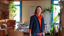 Karin Rehbock-Zureich in ihrem Wohnzimmer zu Hause in Jestetten: Auch heute noch ist die frühere SPD-Bundestagsabgeordnete politisch ...