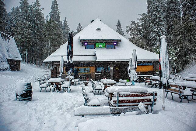 Bild 10: Bilder vom ersten Schnee auf dem Feldberg &ndash; neue Woche wird wechselhaft
