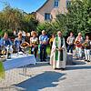Josef Maurer (vorn) wurde als Leitender Pfarrer der Seelsorgeeinheit Wald verabschiedet. Hinten, von links: Andrea Schempp, Silke ...