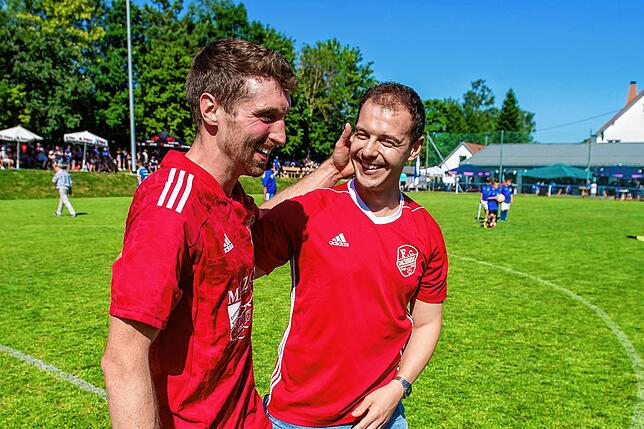 Bild 20: FC Dachsberg siegt 2:0 beim SV Berau und steigt auf &ndash; wir haben Bilder!