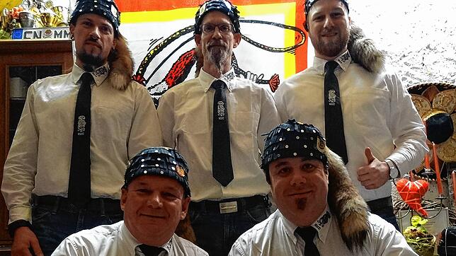 Fünf neue Hänseleräte freuen sich auf ihre erste Fastnacht (hinten, von links): Jascha Wehner, Uwe Blumenröther, Maximilian Heichele. ...