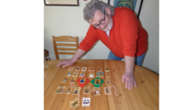 Der frühere Zunftmeister Peter Wack erinnert daran, dass in diesem Jahr die 25.&nbsp;Fasnachtsplakette der Narrenzunft erscheint, und er ...