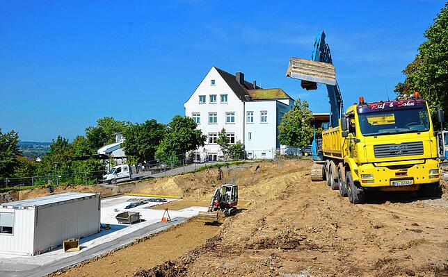 An der Pestalozzistraße entsteht derzeit die neue Turnhalle für die Jakob-Gretser-Schule. Eine neue Sporthalle wird auch im Süden am ...