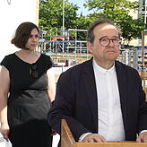 Die spanischen Planer des neuen Rathauses: die Architekten Primitivo Gonzalez (rechts) und Noa Gonzalez, seine Tochter.