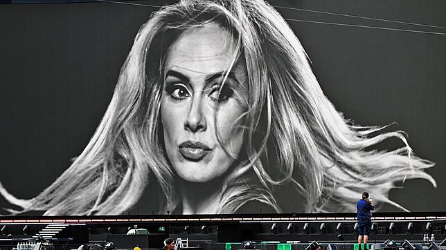 Gigantischer geht immer – dachte sich wohl auch Popstar Adele und ließ in München ein ganzes Stadion bauen.