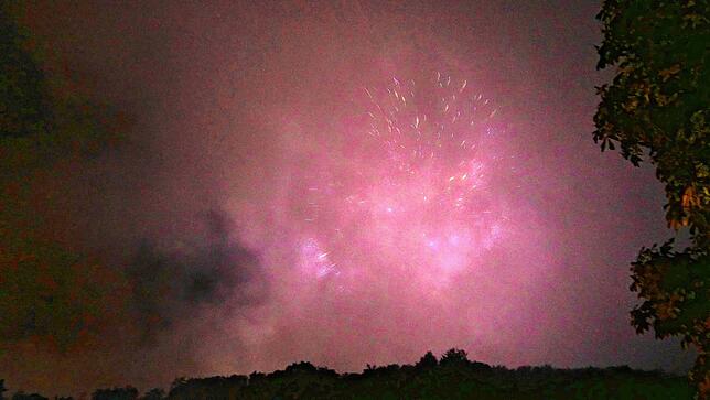 Bild 8: Waldshut: Großes Abschlussfeuerwerk auf der Chilbi 2025