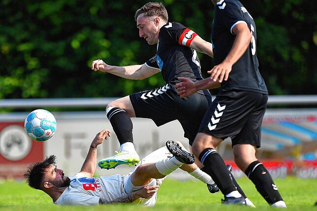 Bild 14: FC Erzingen verliert mit 2:4 bei Spitzenreiter VfR Hausen &ndash; und wir haben Bilder!