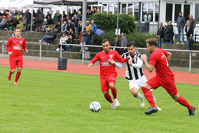 Bild 2: SV 08 Laufenburg gewinnt gegen den SV RW Ballrechten-Dottingen mit 4:1 &ndash; und wir haben Bilder!