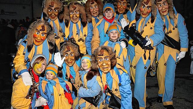 Mit dem zweiten Öschhanseletreffen in Göschweiler wird im Löffinger Ösch die Fasnet eingeläutet. Zu sehen sind die Stiefelhansel aus ...