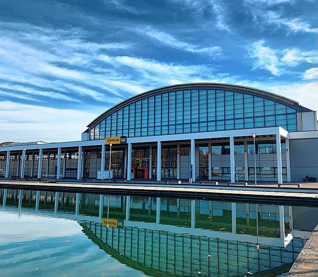 Nach Schließung der ZF Arena fanden die Volleyballer in der Messe-Halle A1 ideale Bedingungen – doch hier sie wurden nur für ...