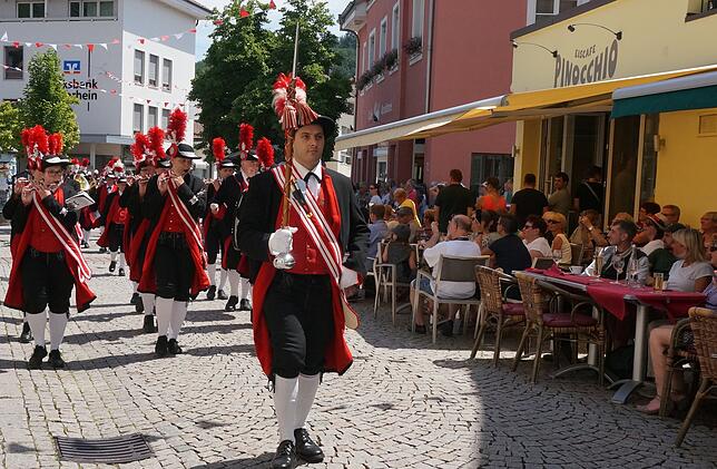 Bild 20: Schwyzertagsumzug in Tiengen 7.7.19