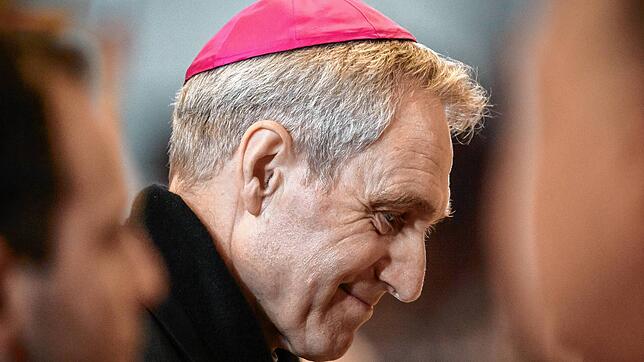 Georg Gänswein, Privatsekretär des verstorbenen emeritierten Papst Benedikt XVI. Papst Franziskus hat den gebürtigen Schwarzwälder zum ...