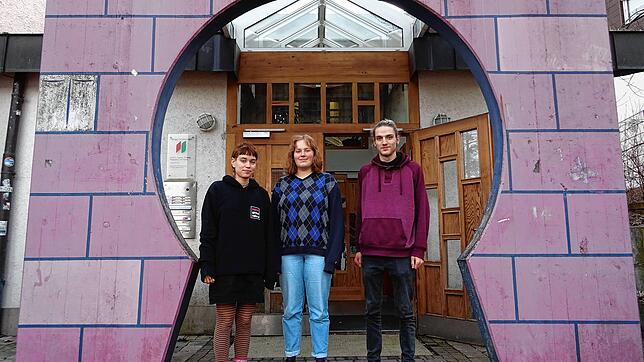 Radharani Rajh (rechts) Rebecca Kreidemeier und Jonathan Kühner sind im Jugendgemeinderat und wollen in die Stadt hineinwirken.
