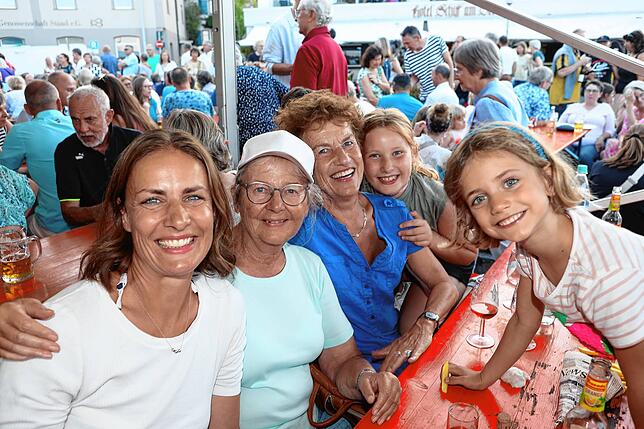 Das Hafenfest ist auch etwas für Familien, wie diese Besucher am Samstag einmal mehr beweisen.