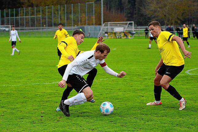 Bild 12: Unsere Bildergalerie zum Bezirksliga-Duell zwischen dem SV Denkingen dem FC Öhningen-Gaienhofen