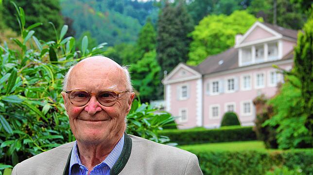 Wilderich Graf Bodman vor Schloss Bodman. Vor drei Jahren zog er aus, jetzt wohnt der älteste Sohn drin.