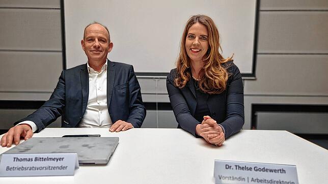 Waren nach der Betriebsversammlung unterschiedlicher Auffassung: Betriebsratschef Thomas Bittelmeyer und RRPS-Personalvorständin Thelse ...