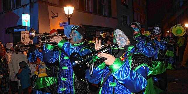 Sie sorgten für Stimmung! Zahlreiche Guggenmusiken haben auf dem Münsterplatz gespielt.