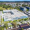 (Archivbild) Eines der wenigen großen Unternehmen, die in Konstanz vertreten sind: Hier fertigt die Firma Körber Supply Chain Logistics ...