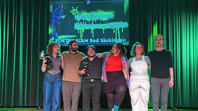 Antonia Josefa, Sulaiman Masomi, Cris Ortega, Marsha Richarz, Lisa Pauline Wagner und Lenny Felling (von links) begeistern im Kursaal ...