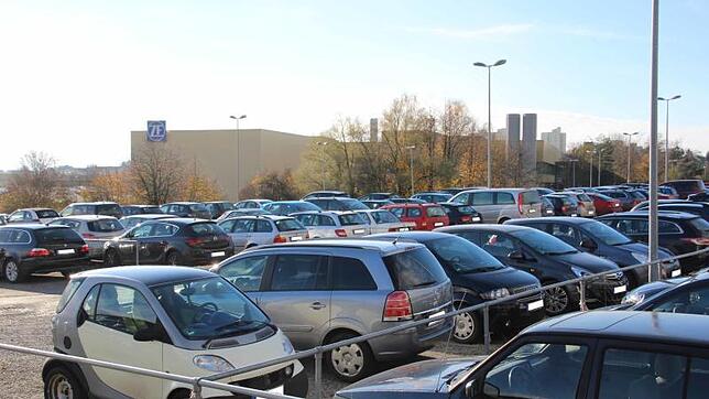 Vor allem unter dem ZF-Parkplatz beim Werk 2 der rechnen die Planer der B31-Umgehung mit Blindgängern aus dem Zweiten Weltkrieg.