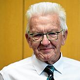 Note 3,2: Ministerpräsident Winfried Kretschmann (Grüne). In Schulnoten umgerechnet wäre das etwa eine Drei minus.