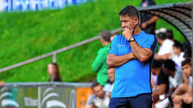 Trainer Javier Martin und der Hegauer FV haben das Kellerduell gegen die SpVgg F.A.L. gewonnen.
