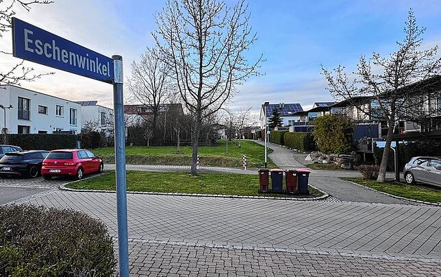 In der Nordendstraße, hier im Bild ist die Ecke Nordendstraße/Eschenwinkel zu sehen, ließ der heute 24-Jährige von dem Taxifahrer absetzen.