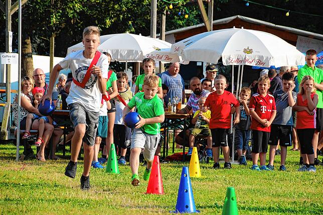 Bild 1: Spaß und Stimmung beim Walder Dorffest