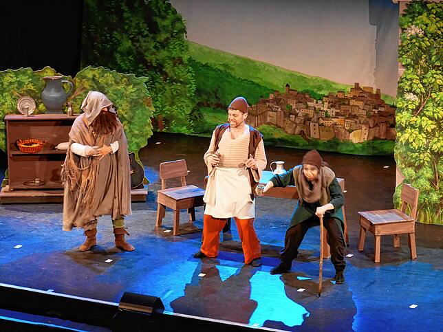 Robin Hood, Little John und ein Bettler im Gasthaus &bdquo;Zum blauben Eber&ldquo;.