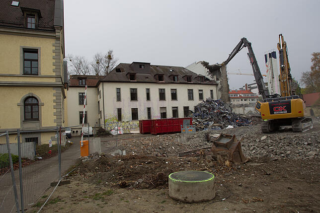 Bild 16: Chronologie eines Abrisses: Wir haben den Rückbau des Vincentius-Krankenhauses in Bildern und Videos begleitet