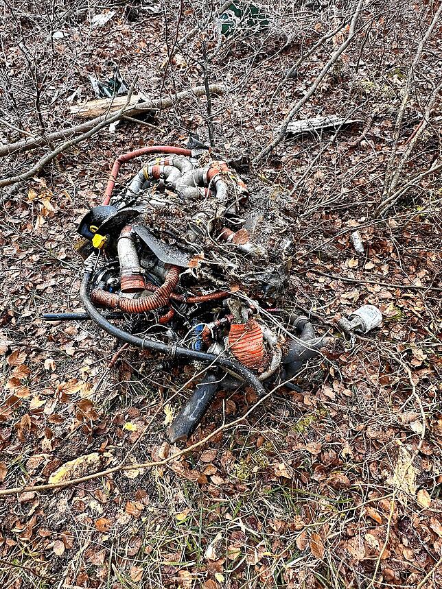 Bild 7: Tödlicher Flugzeugabsturz: Eindrücke von der Bergung des Wracks